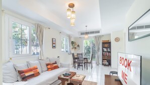 House | 2 bedrooms, high-speed internet - Villa 26 Street 10 Spring 11 (Dubai)