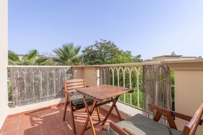 House | 2 bedrooms, Internet - Villa 26 Street 10 Spring 11 (Dubai)