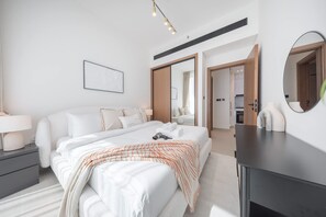Apartment | 1 bedroom, Internet - Luxury 1-bedroom JVC Apartment With Balcony Pool (Dubai)