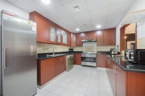 Apartemen | 5 kamar tidur dan internet