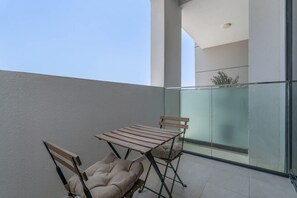 Studio | Internet - 919 Azizi Riviera 48 (Dubai)