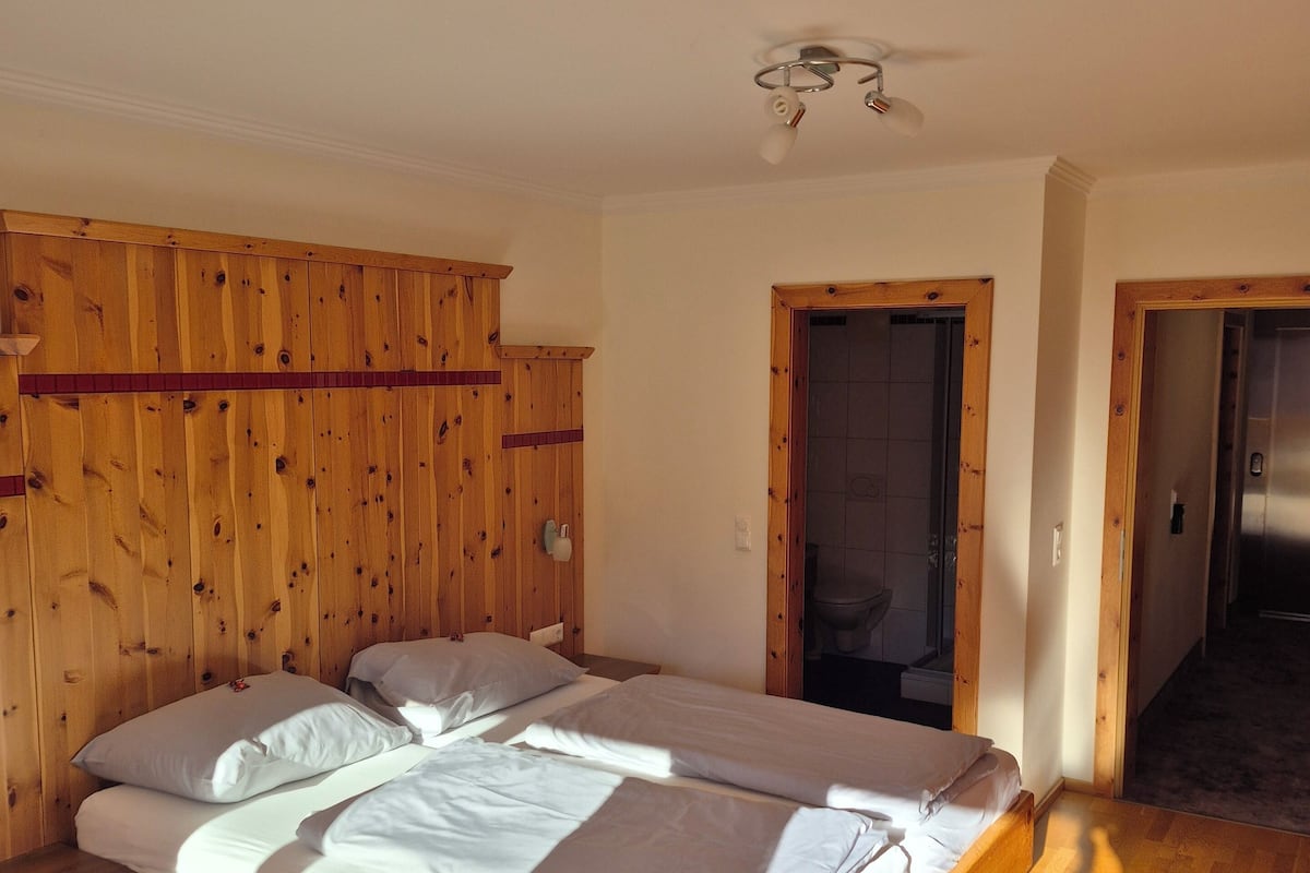 华丽双人房或双床房, 1 间卧室, 山景 | 高档床上用品、免费 WiFi、床单