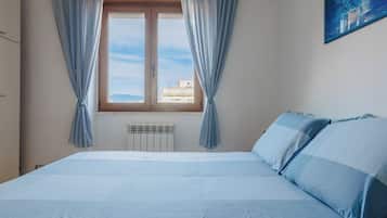 1 chambre, fer et planche Ă repasser, Wi-Fi, draps fournis