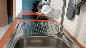 Micro-ondes, four, plaque de cuisson, lave-vaisselle