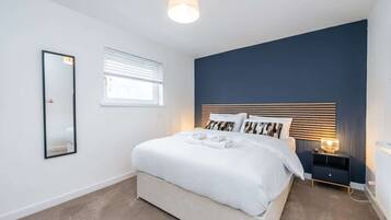 3 bedrooms, iron/ironing board, free WiFi, bed sheets