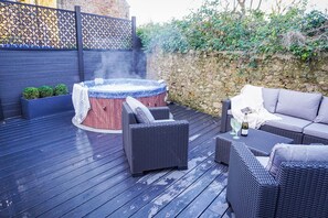 Terrace/patio - Bron Menai - sleeps 15 guests  in 8 bedrooms (Newborough)