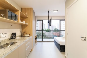 Studio | Blackout drapes, soundproofing, iron/ironing board, free WiFi