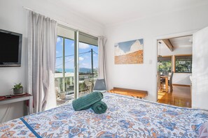 4 bedrooms, iron/ironing board, travel cot, WiFi