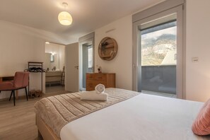 3 bedrooms, free WiFi, bed sheets