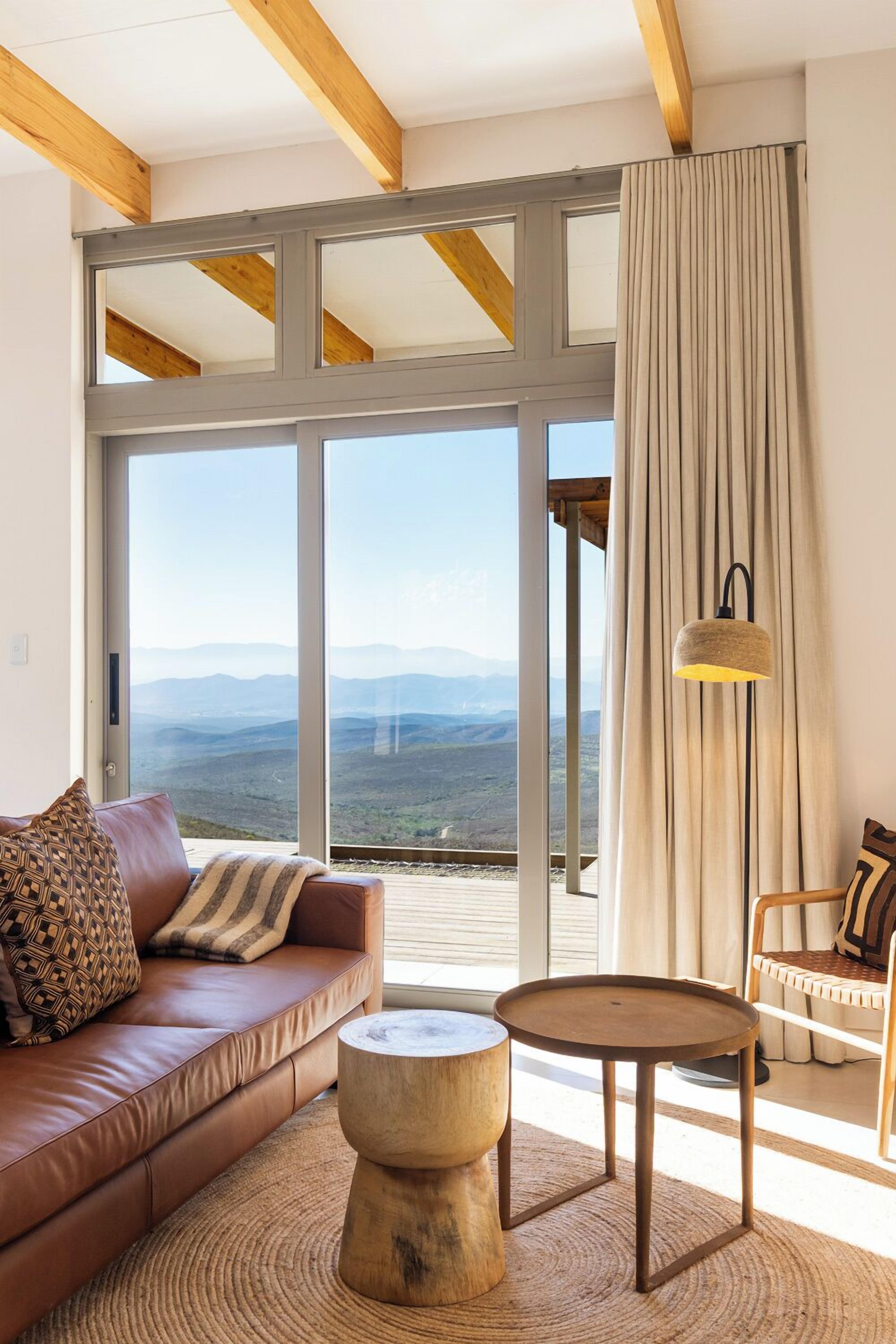 Espace de travail pour ordinateur portable, Wi-Fi gratuit, draps fournis