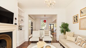 Living area - Garden Duplex in Islington (London)