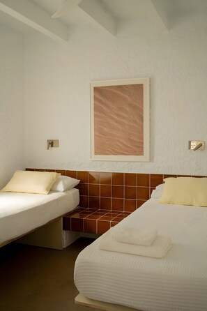 WiFi, bed sheets