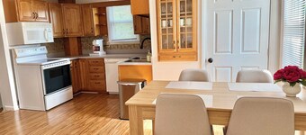 Charming Apartment Near Downtown