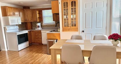 Charming Apartment Near Downtown