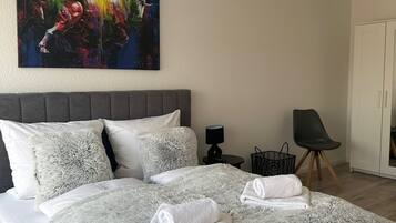 Iron/ironing board, WiFi, bed sheets