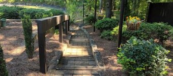 Wooded Oasis: Safe & Secluded 2BR, Full Bath Retreat