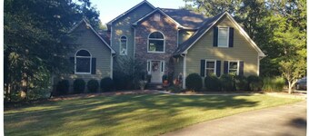 Wooded Oasis: Safe & Secluded 2BR, Full Bath Retreat