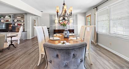 Charming Home with Sunroom, King Bed, TV's & Playground