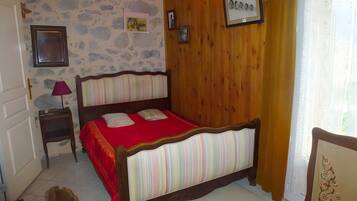 3 bedrooms, iron/ironing board, WiFi