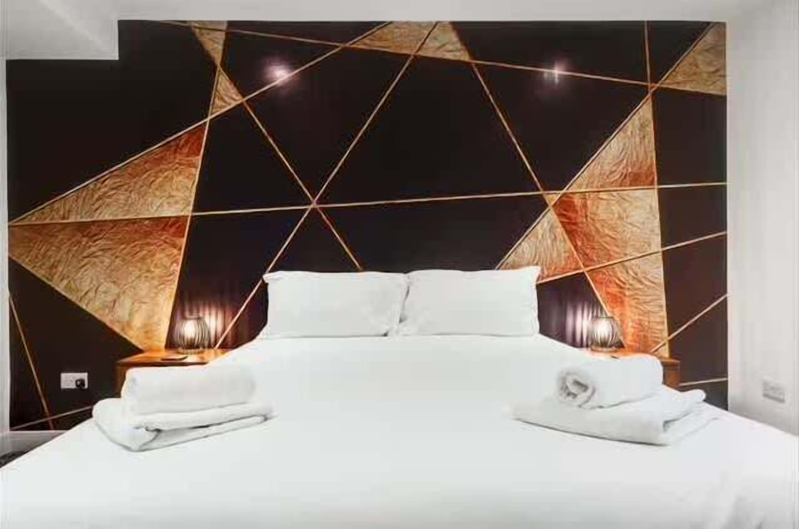 3 soverom, strykejern/-brett, internettilgang og sengetøy