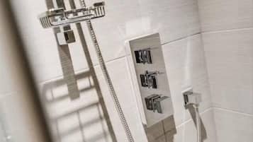 Shower, towels