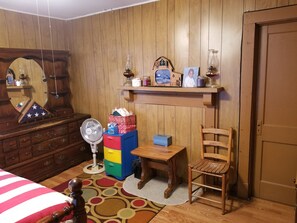 3 habitaciones, escritorio, tabla de planchar con plancha y wifi gratis 