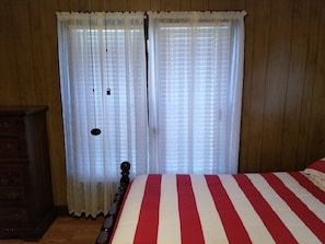 3 Schlafzimmer, Schreibtisch, Bügeleisen/Bügelbrett, kostenloses WLAN
