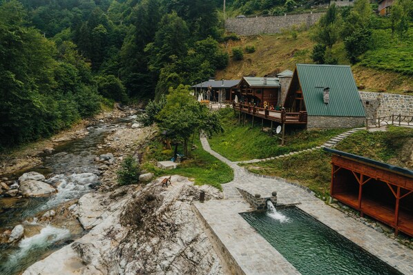 Kolam renang terbuka 
