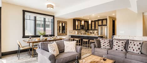 Condo, 3 habitaciones | Interior