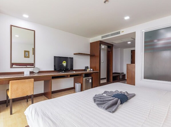 In-room safe, desk, laptop workspace, blackout curtains