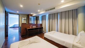 2 Bedroom Family | In-room safe, desk, laptop workspace, blackout curtains