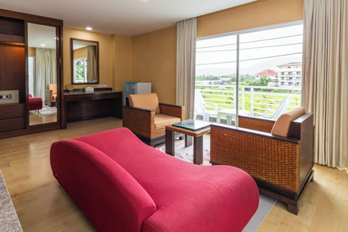 In-room safe, desk, laptop workspace, blackout drapes