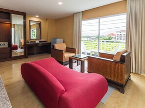 In-room safe, desk, laptop workspace, blackout curtains - The Kris Resort Hotel (Patong)