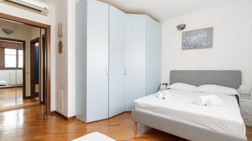 1 Schlafzimmer, Bügeleisen/Bügelbrett