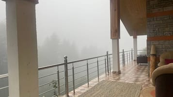 Superior Single Room, Balcony, Mountain View | Terrace/patio