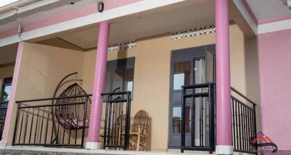 Kica Home with AC bedrooms, Lira