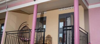 Kica Home with AC bedrooms, Lira