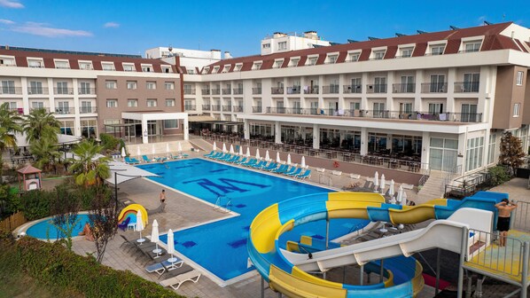 Exterior detail - White Lilyum Hotel- All Inclusive (Çamyuva)