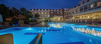 White Lilyum Hotel = 白百合飯店  