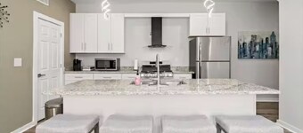 Family Friendly 4bed 3bath house in Pittsburgh Walk to the Overlook