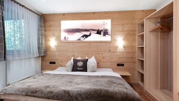 5 bedrooms, WiFi, bed sheets