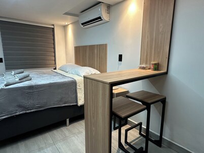 Studio laureles Medellin 5min walk from Metro and PET friendly stadium