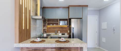 Basic Apartment | Private kitchen | Cookware/dishes/utensils
