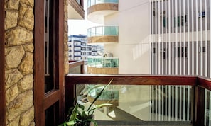 Property grounds - Beautiful apt W/suite 300m From Forte Beach Bfc301 (Cabo Frio)