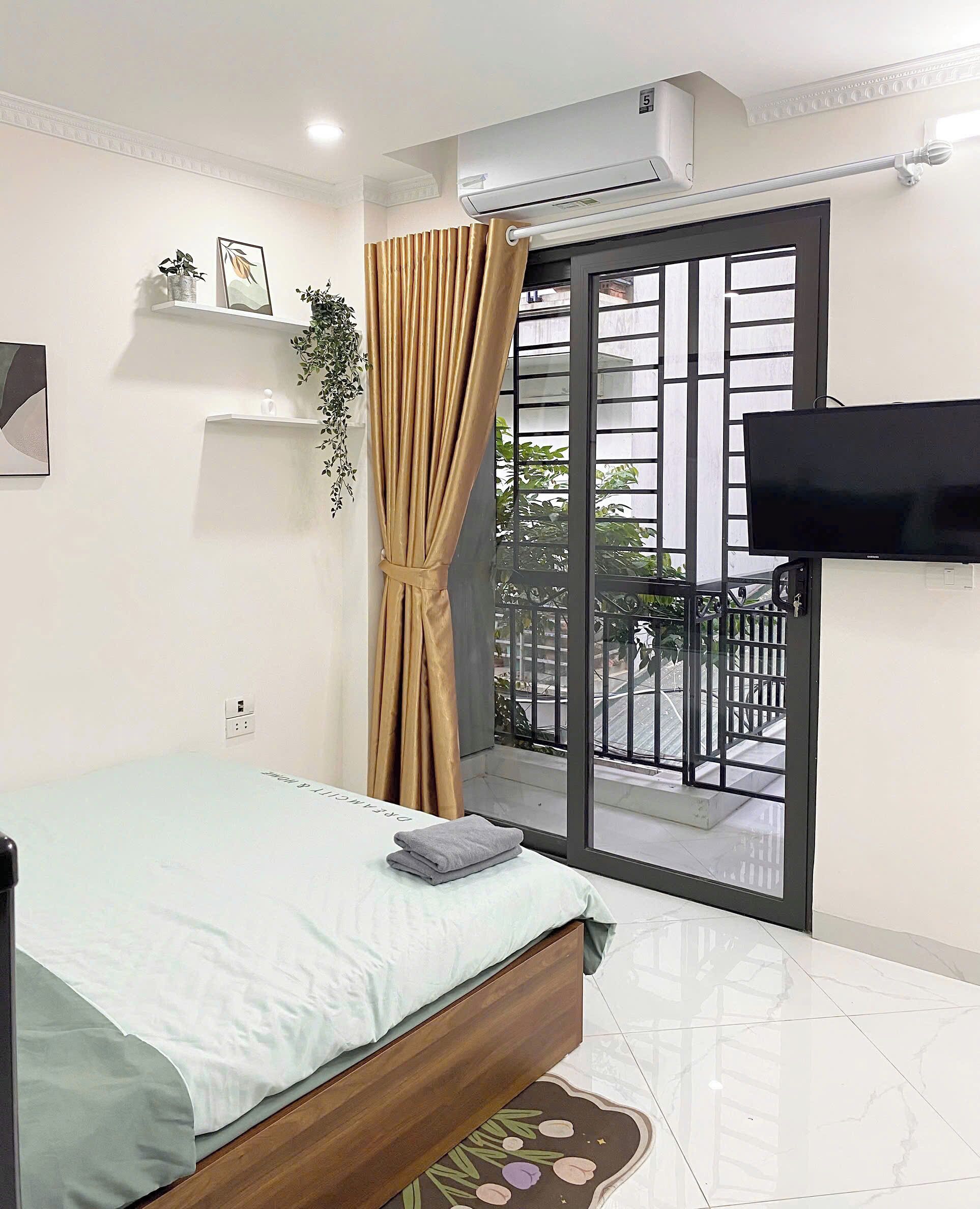 Hera West Lake Apartment