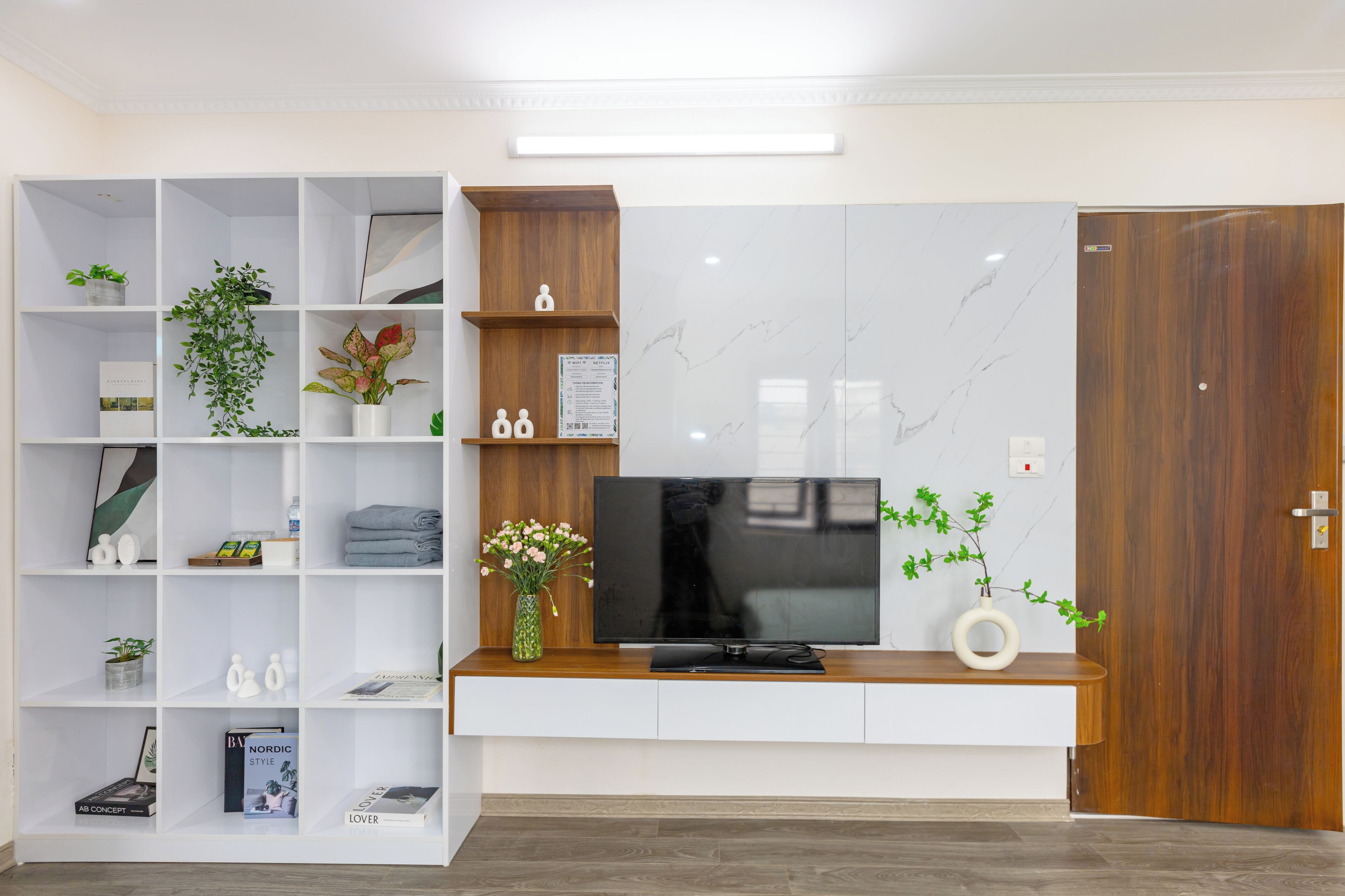 Family Apartment | Living area | Streaming services