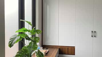 家庭公寓 | 笔记本电脑工作区、遮光窗帘、隔音、熨斗/熨衣板