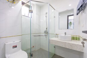 Family Apartment | Bathroom - Hera West Lake Apartment (Hanoi)