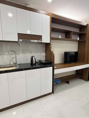 Laptop workspace, blackout curtains, soundproofing, iron/ironing board - Hera West Lake Apartment (Hanoi)