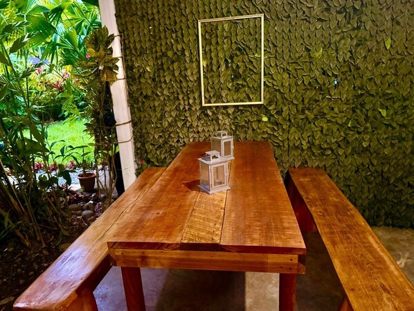 Outdoor dining